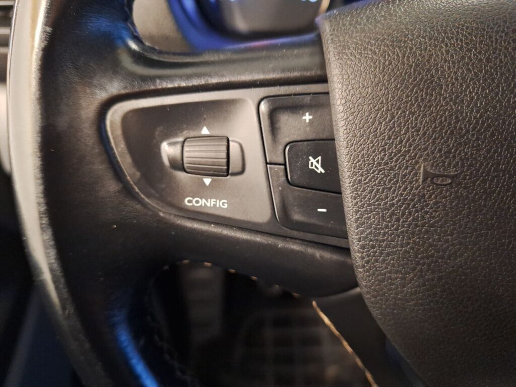 Opel Vivaro 2020 Valkoinen