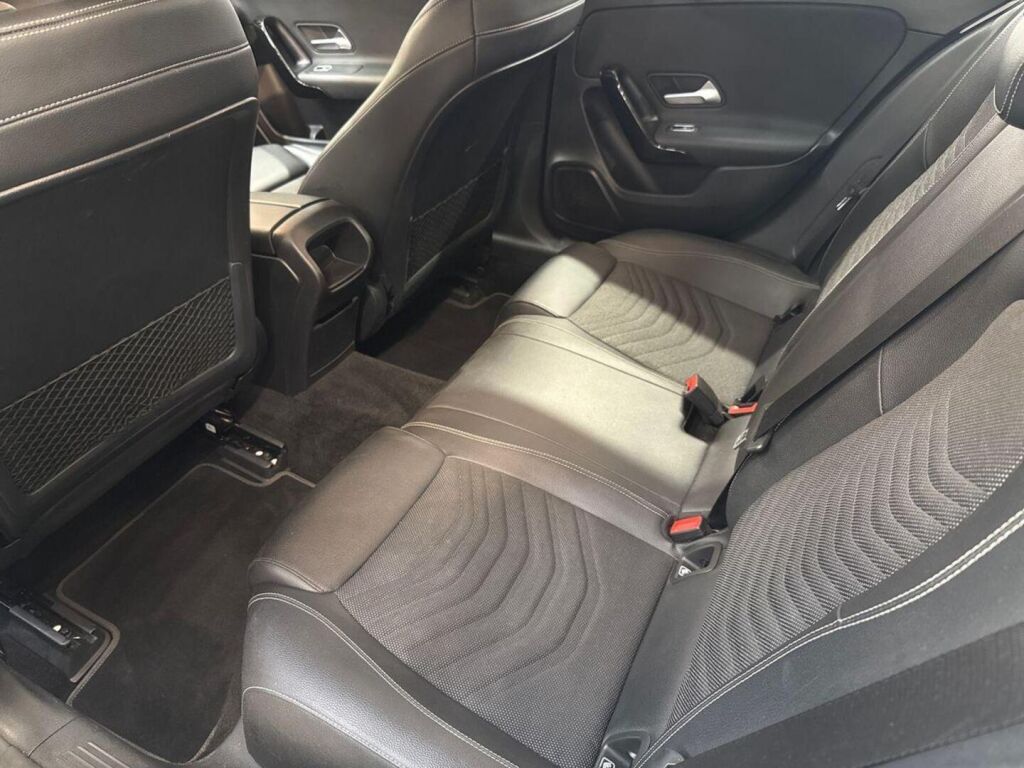 Mercedes-Benz A 2019 Valkoinen