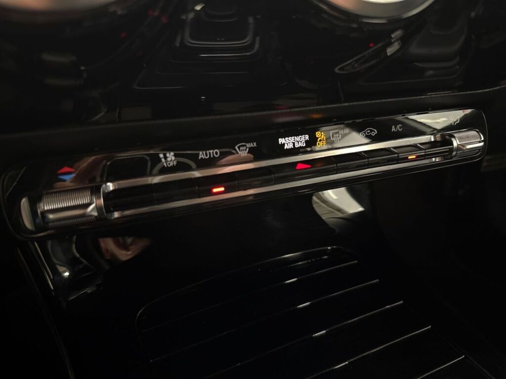 Mercedes-Benz A 2019 Valkoinen
