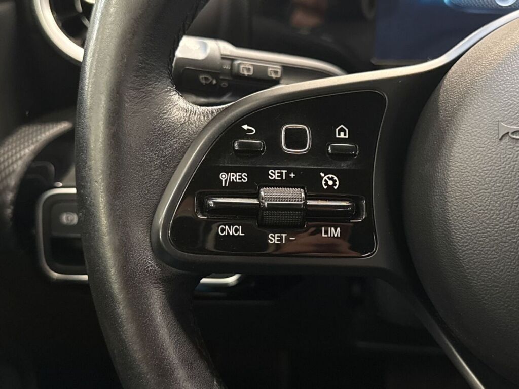 Mercedes-Benz A 2019 Valkoinen