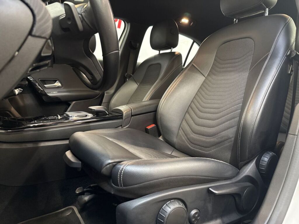 Mercedes-Benz A 2019 Valkoinen
