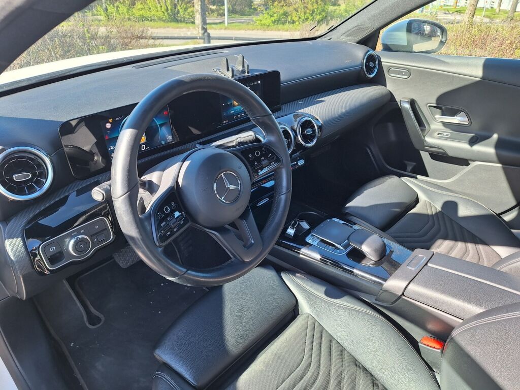Mercedes-Benz A 2019 Valkoinen