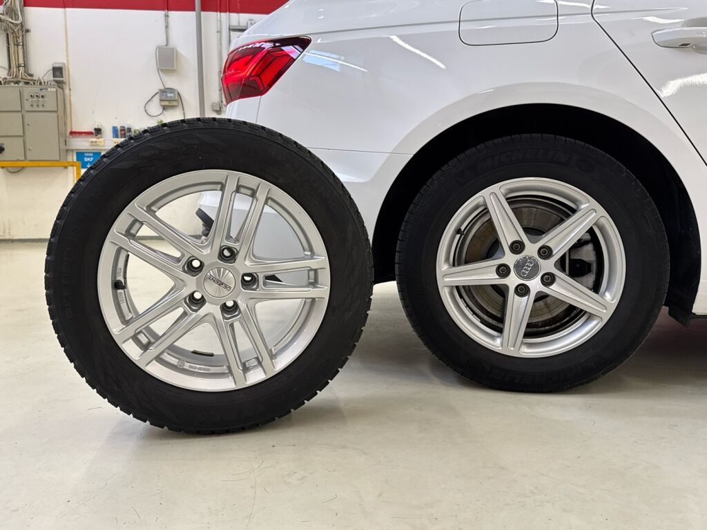 Audi A4 2020 Valkoinen