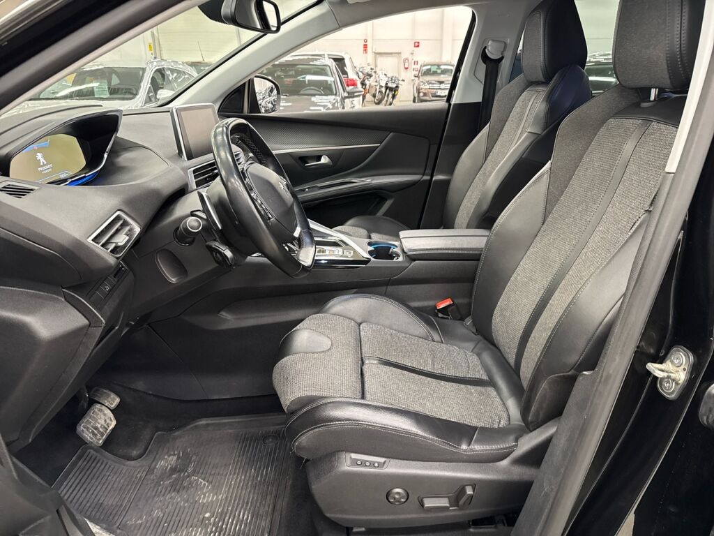 Peugeot 5008 2019 Musta