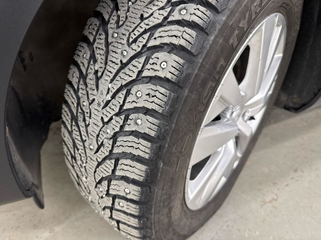 Peugeot 5008 2019 Musta