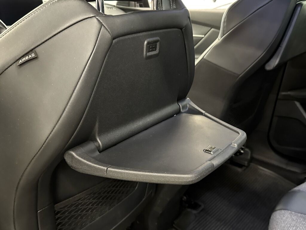 Peugeot 5008 2019 Musta