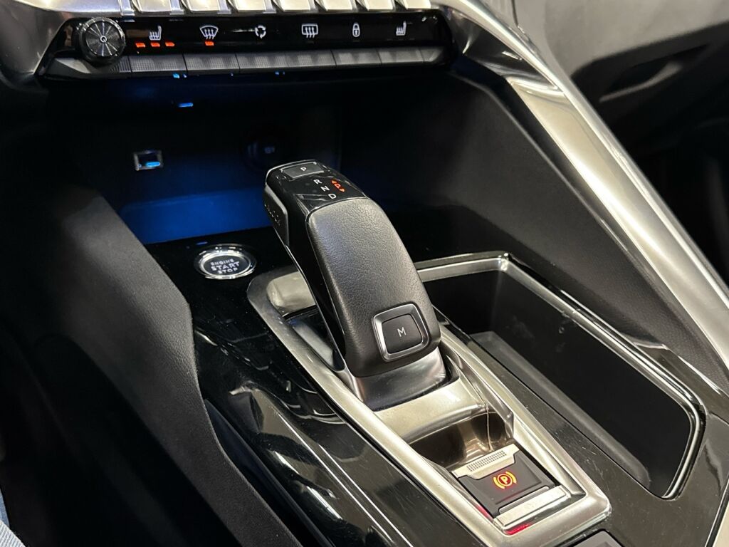 Peugeot 5008 2019 Musta