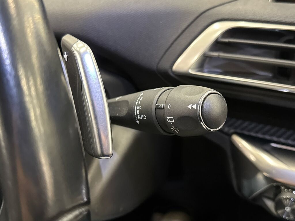 Peugeot 5008 2019 Musta