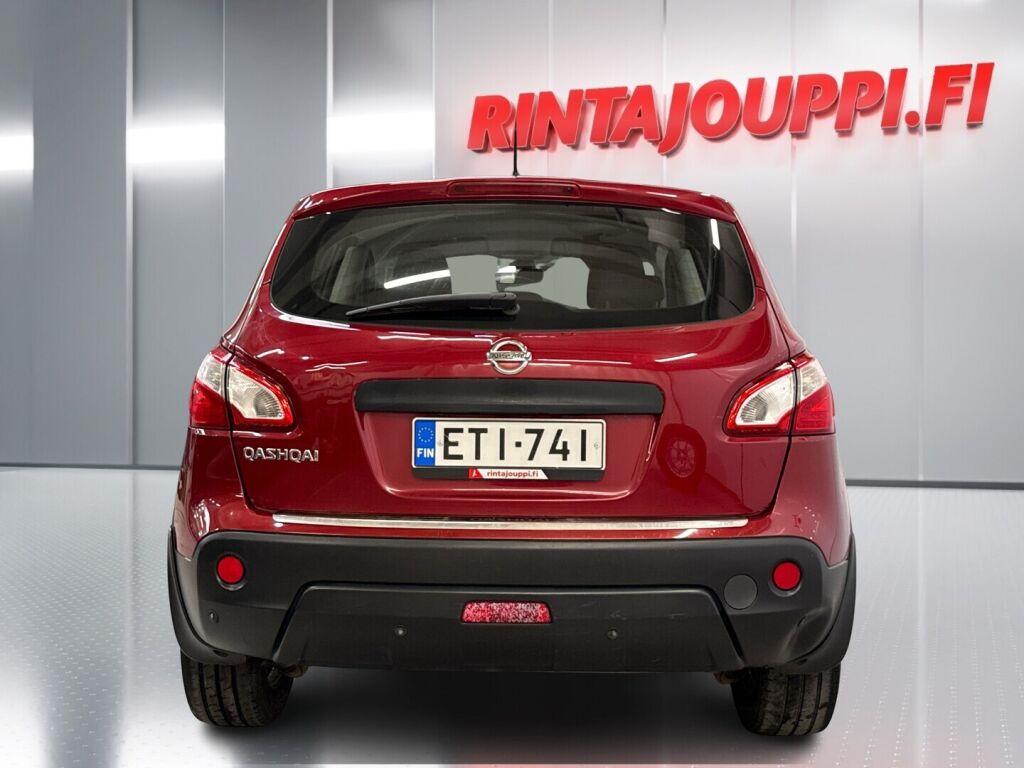 Nissan Qashqai 2011 Punainen