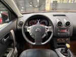 Nissan Qashqai 2011 Punainen
