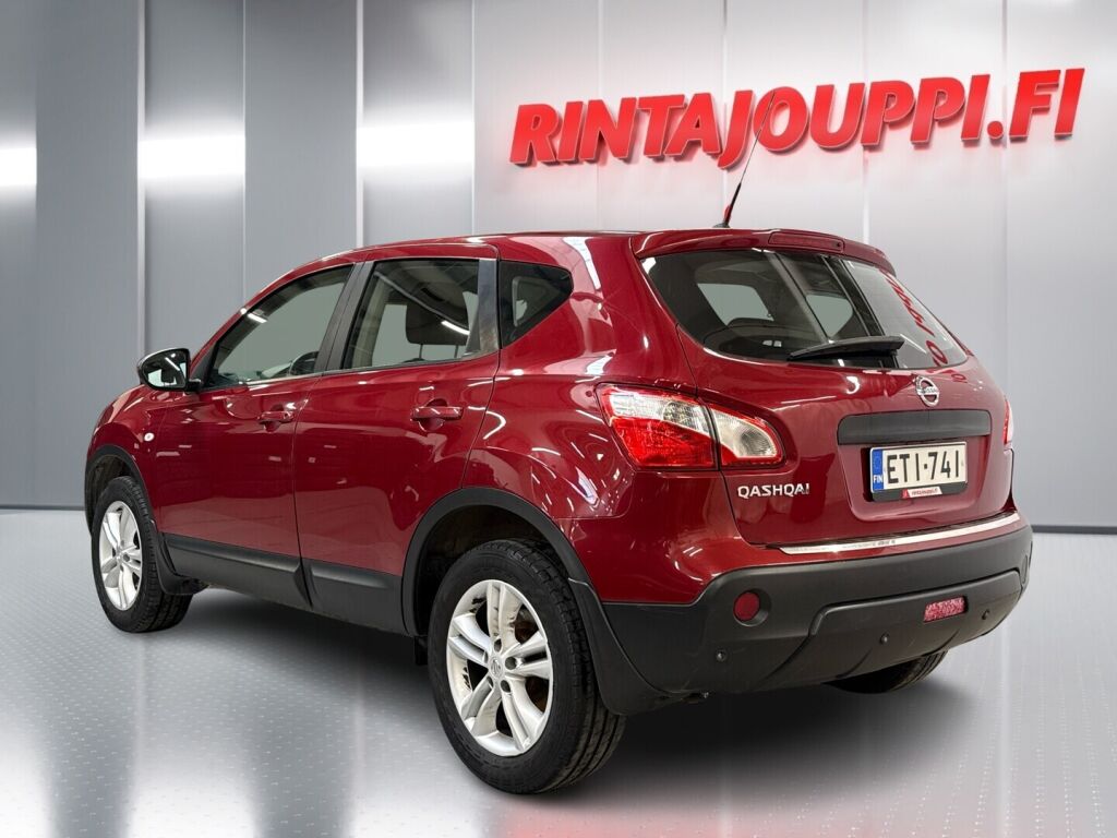 Nissan Qashqai 2011 Punainen