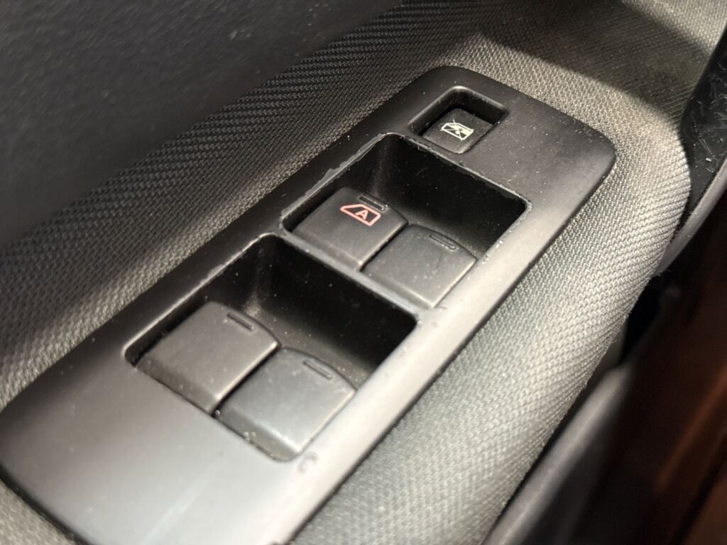 Nissan Qashqai 2011 Punainen