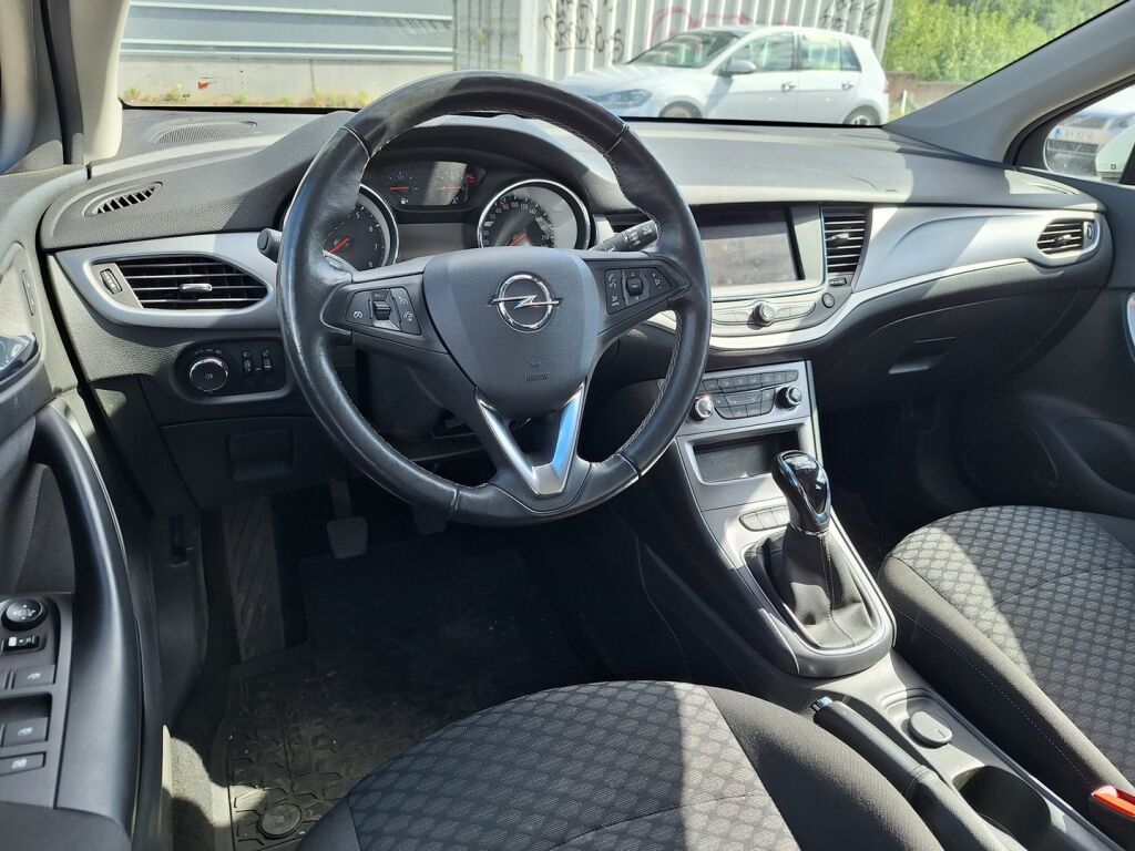 Opel Astra 2021 Valkoinen