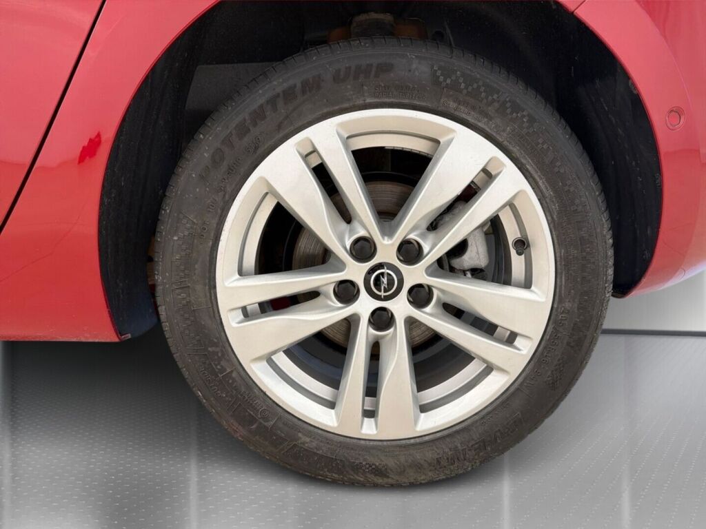 Opel Astra 2020 Punainen
