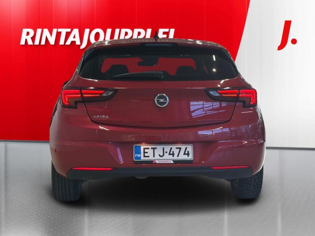 Opel Astra 2020 Punainen