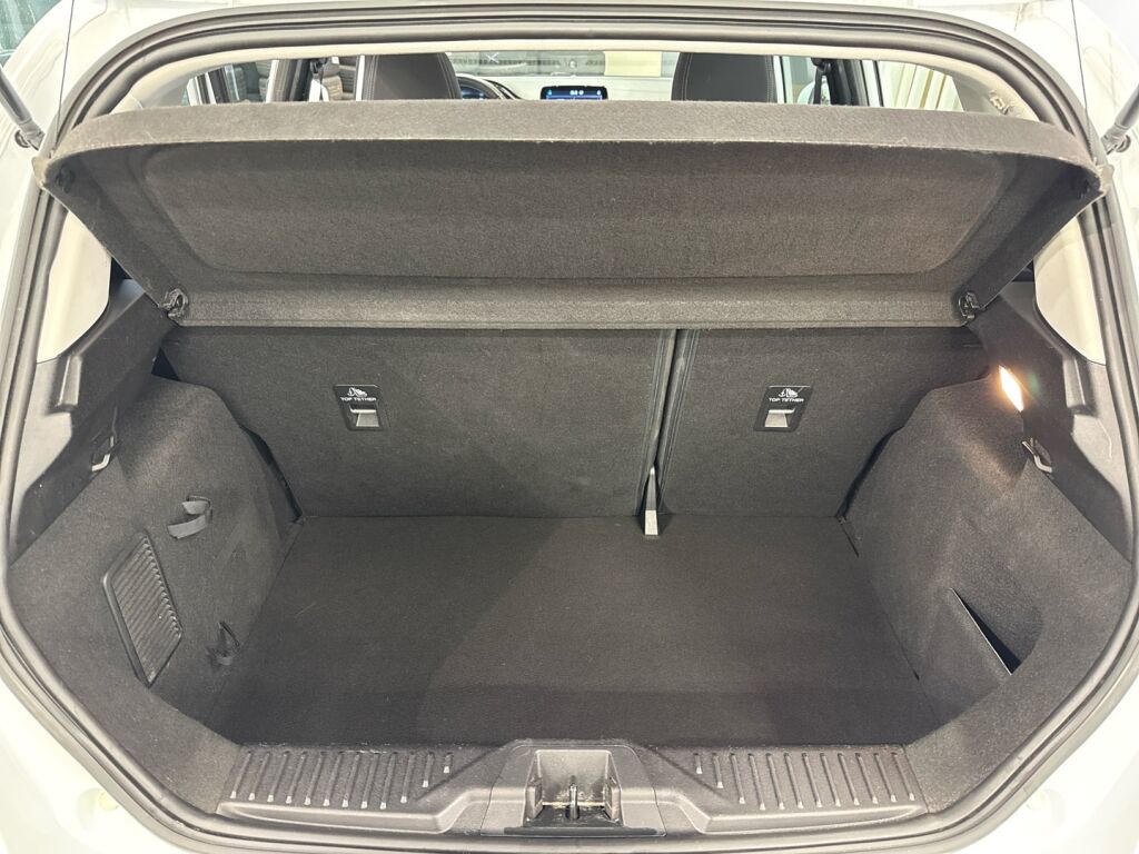 Ford Fiesta 2019 Valkoinen