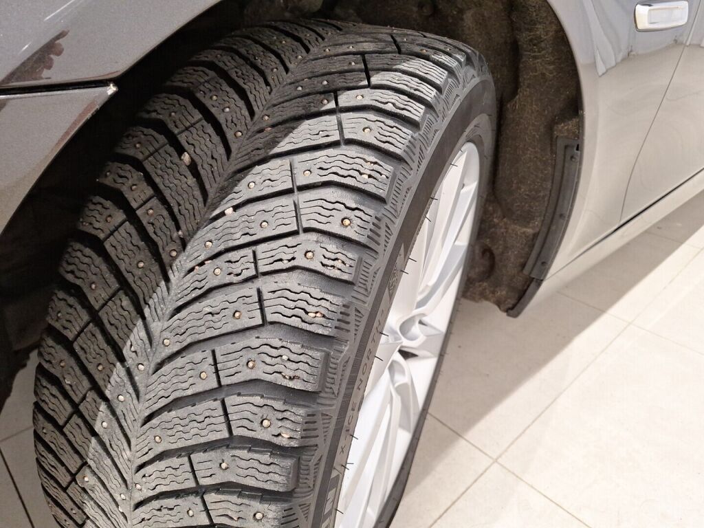 BMW 520 2016 Ruskea (beige)