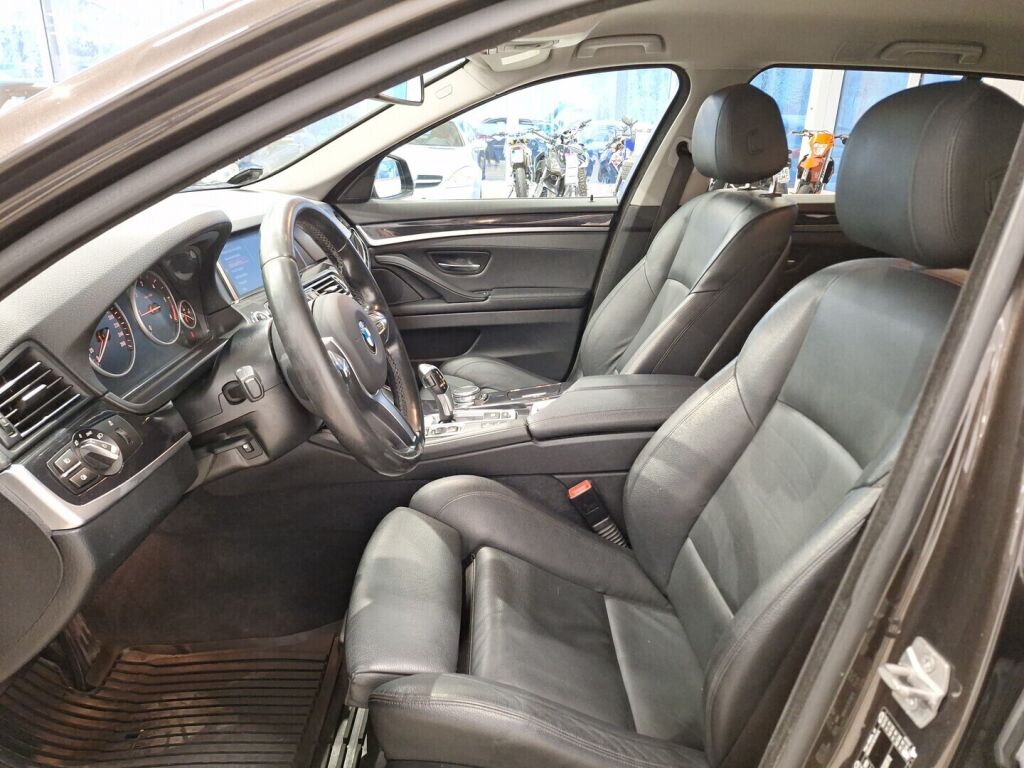 BMW 520 2016 Ruskea (beige)