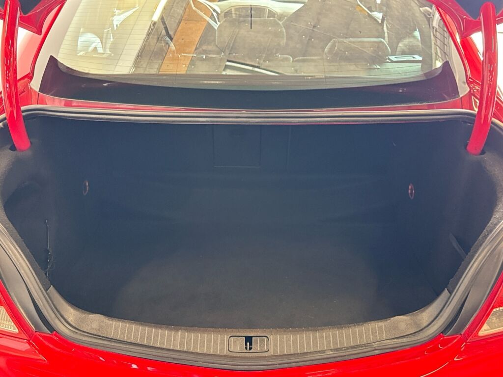 Opel Insignia 2011 Punainen