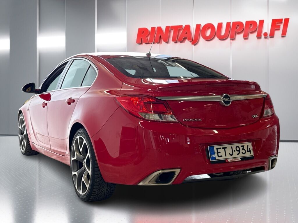 Opel Insignia 2011 Punainen
