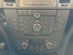 Opel Insignia 2011 Punainen