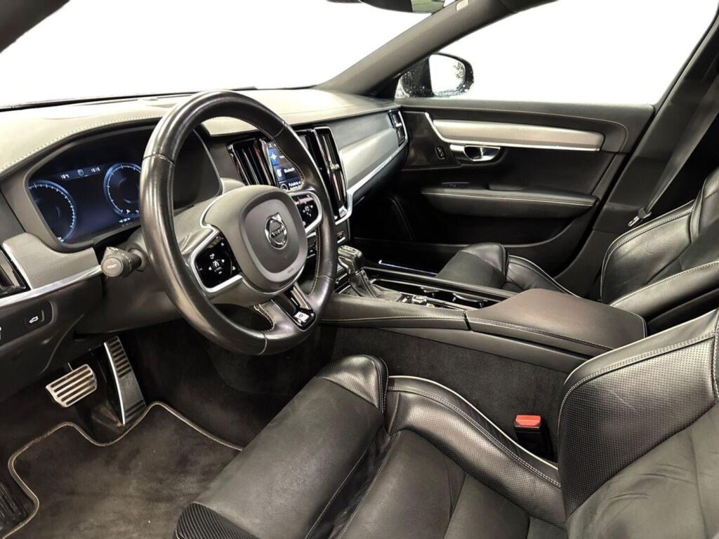 Volvo V90 2019 Harmaa