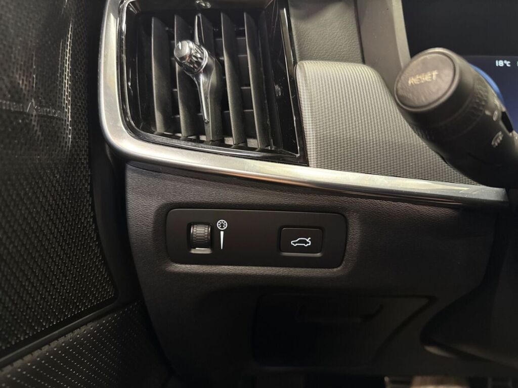 Volvo V90 2019 Harmaa