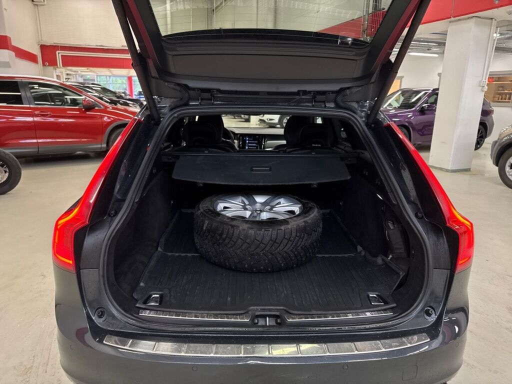Volvo V90 2019 Harmaa