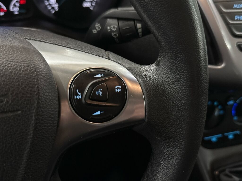 Ford Transit Connect 2015 Valkoinen