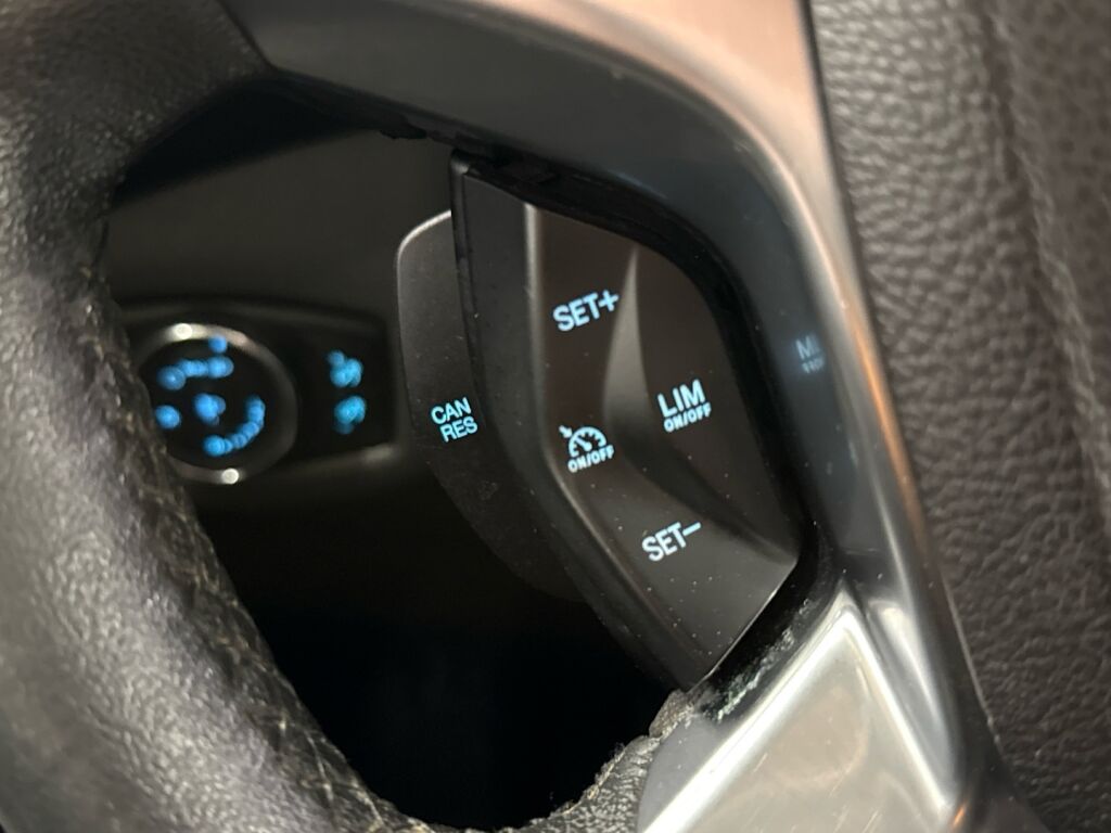 Ford Transit Connect 2015 Valkoinen