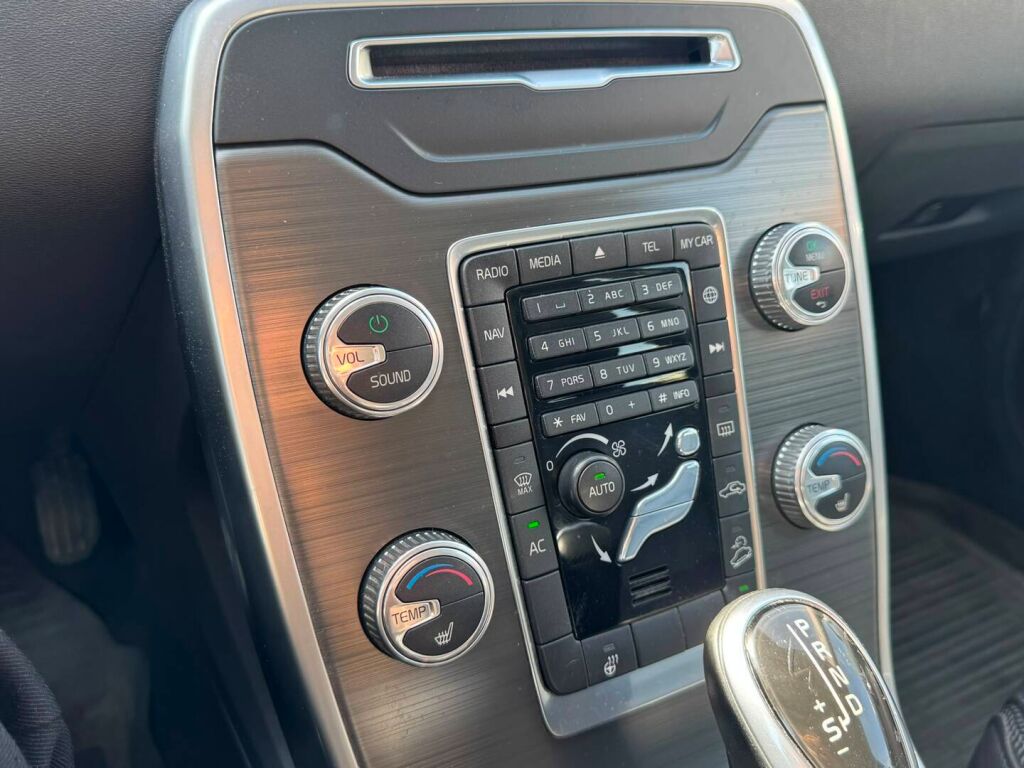 Volvo XC70 2014 Hopea