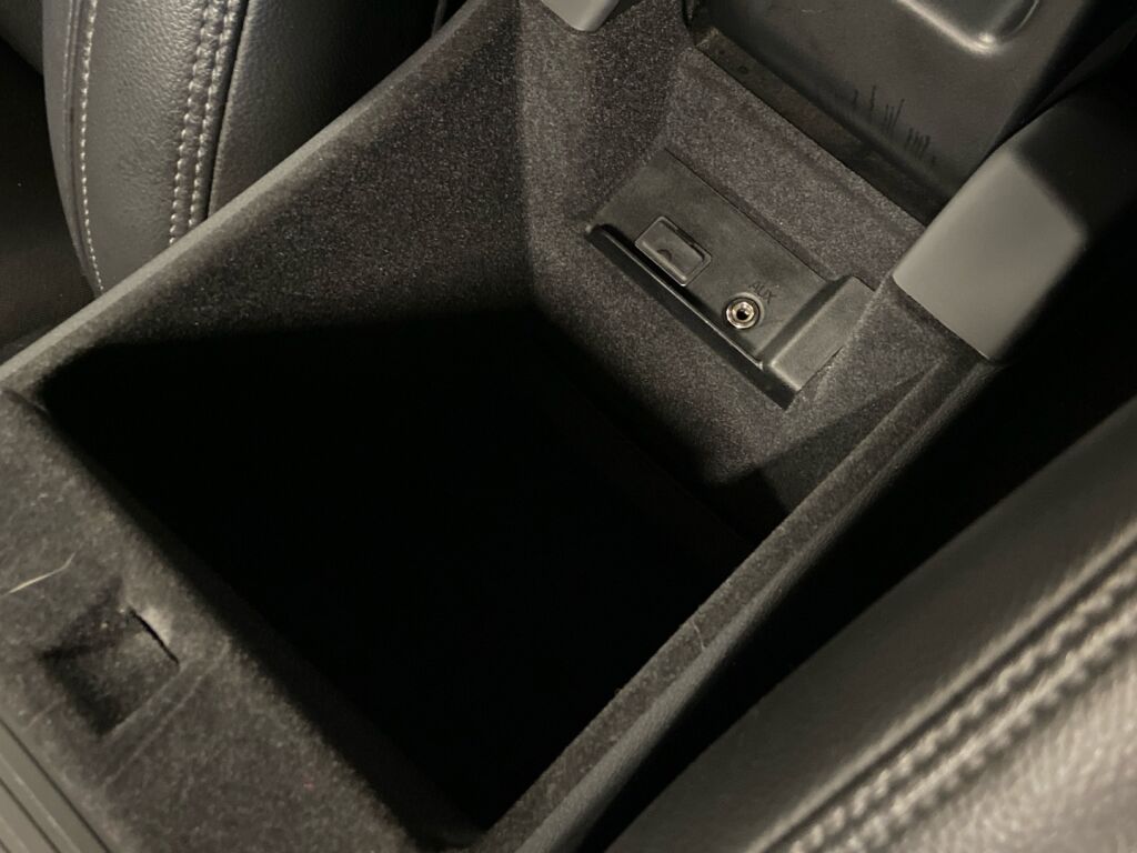 Volvo V60 Cross Country 2017 Ruskea (beige)