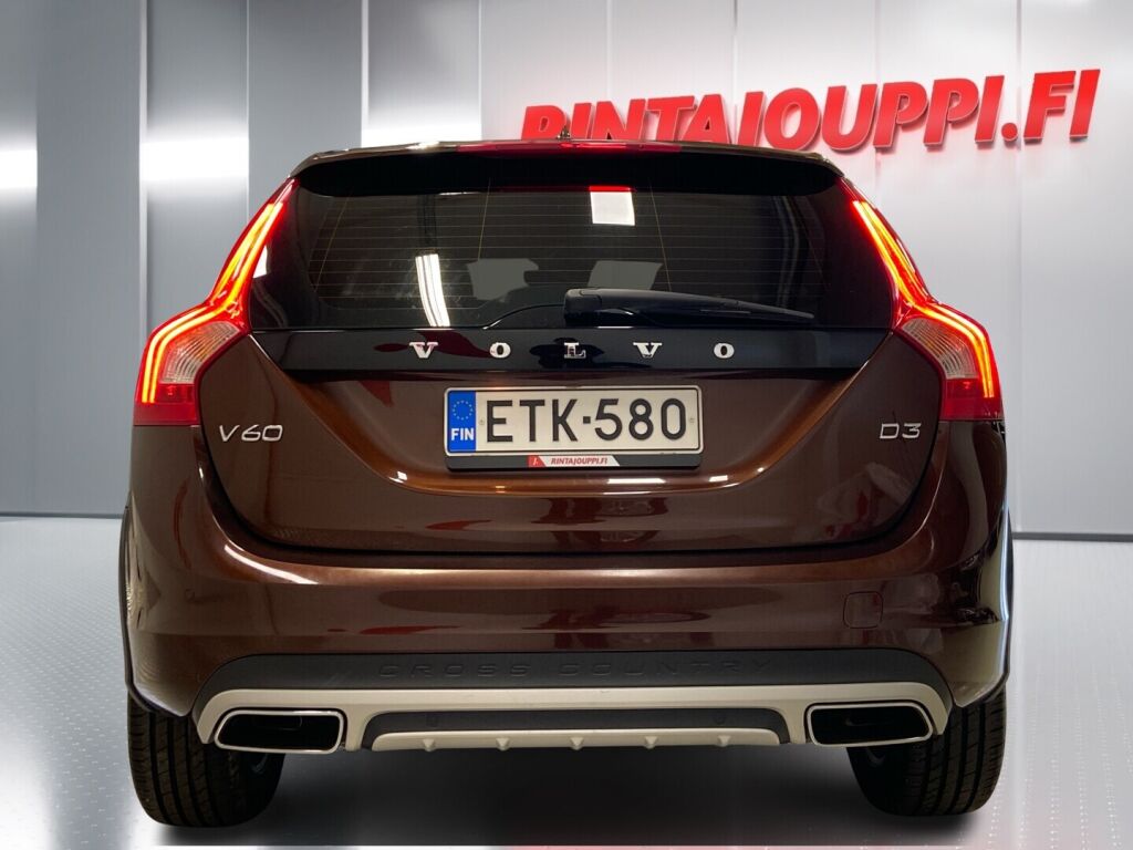 Volvo V60 Cross Country 2017 Ruskea (beige)