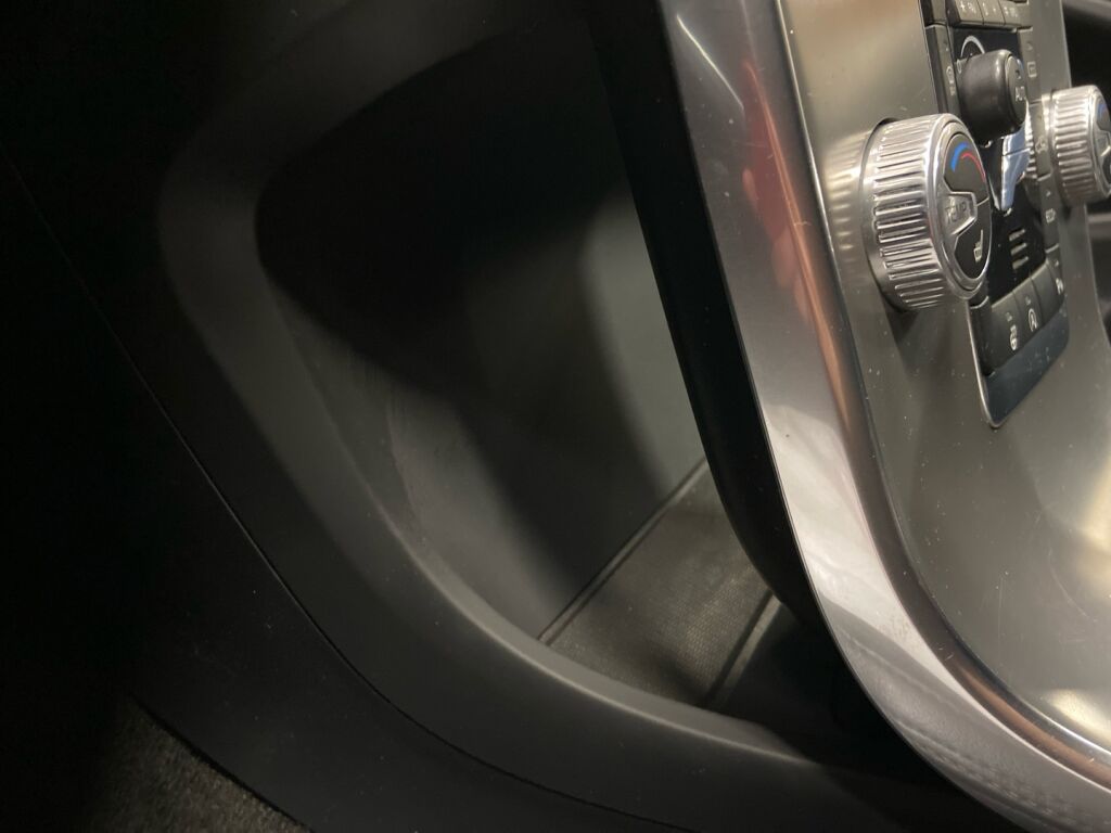 Volvo V60 Cross Country 2017 Ruskea (beige)