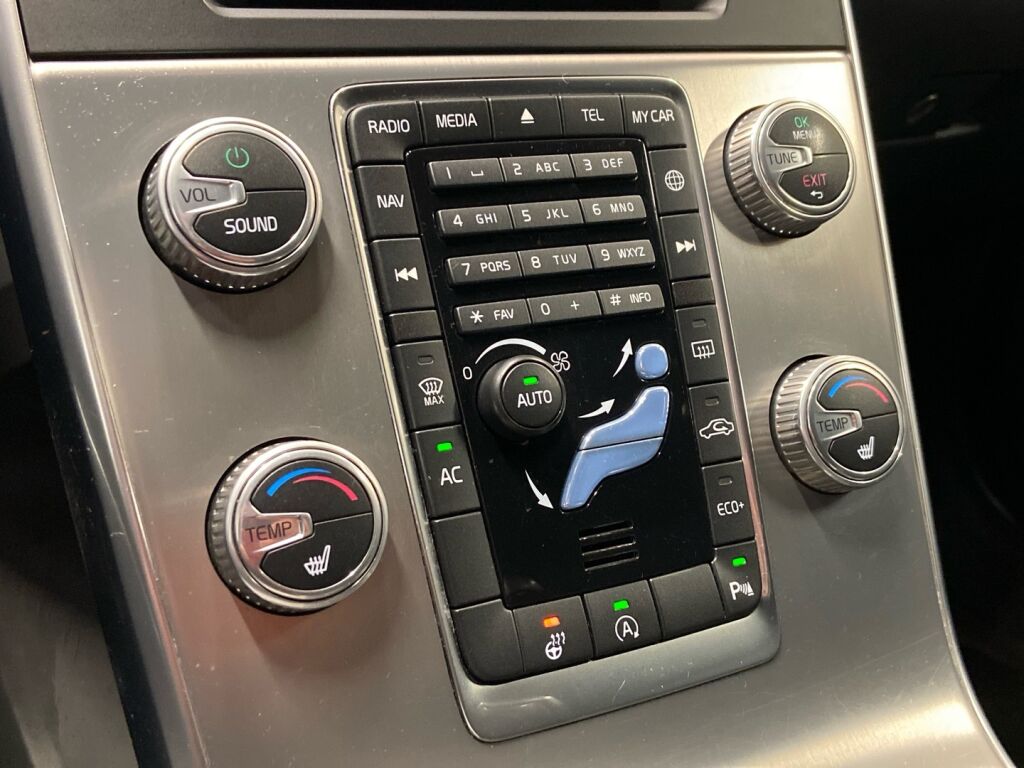 Volvo V60 Cross Country 2017 Ruskea (beige)