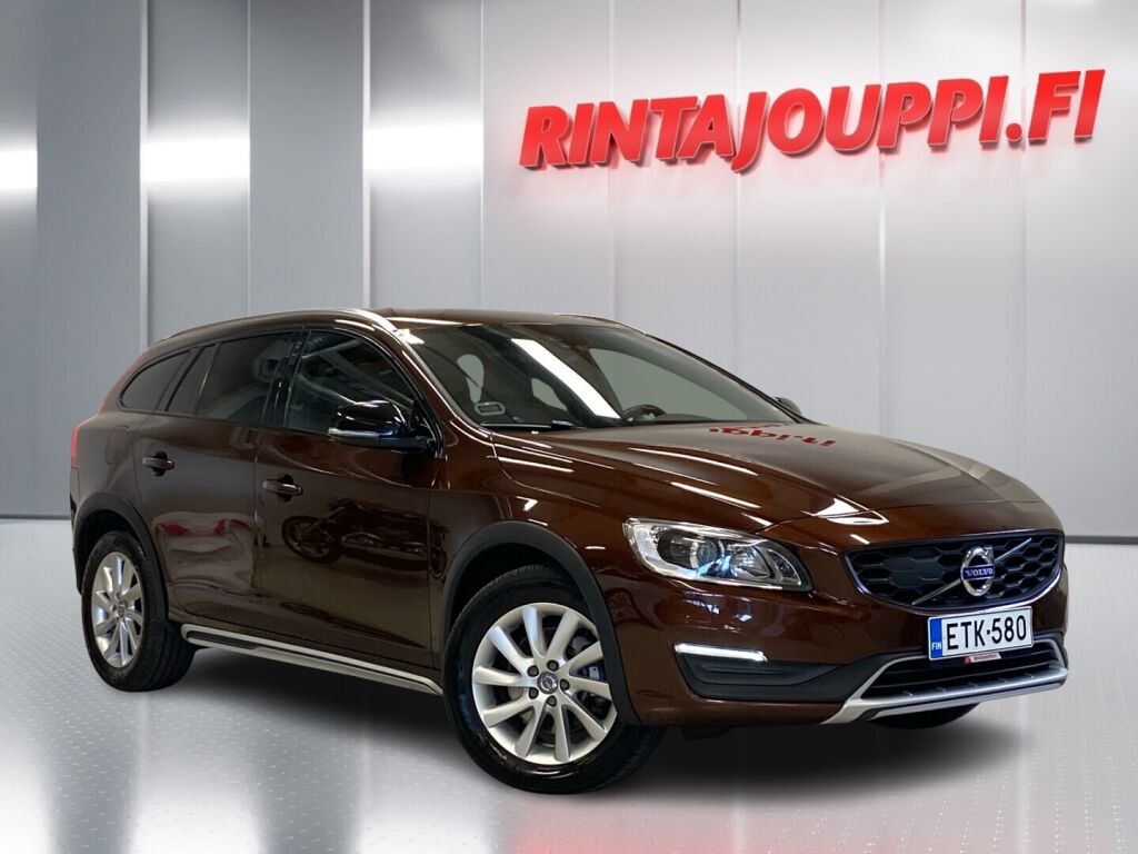 Volvo V60 Cross Country 2017 Ruskea (beige)