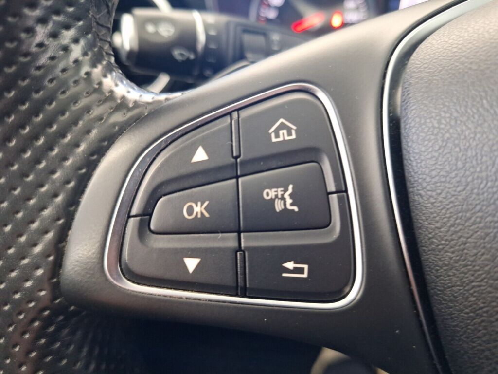 Mercedes-Benz C 2015 Musta