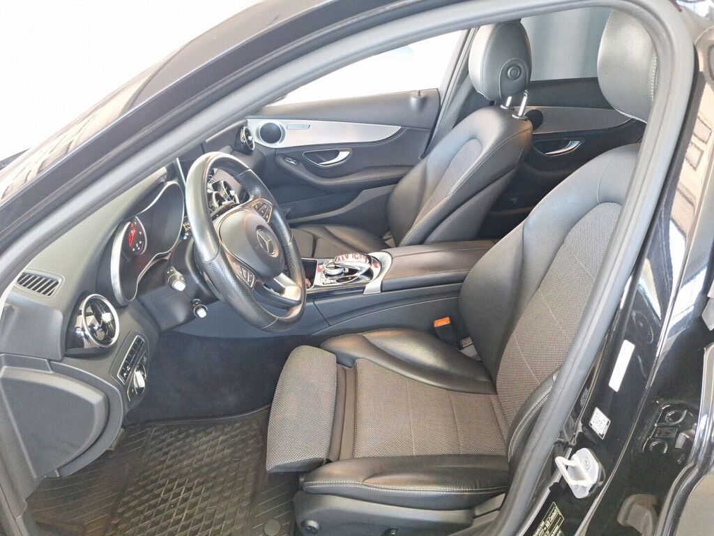 Mercedes-Benz C 2015 Musta