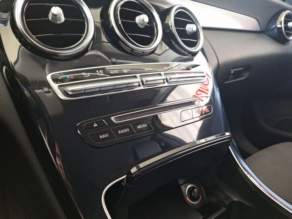 Mercedes-Benz C 2015 Musta