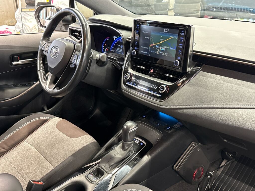 Toyota Corolla 2021 Valkoinen