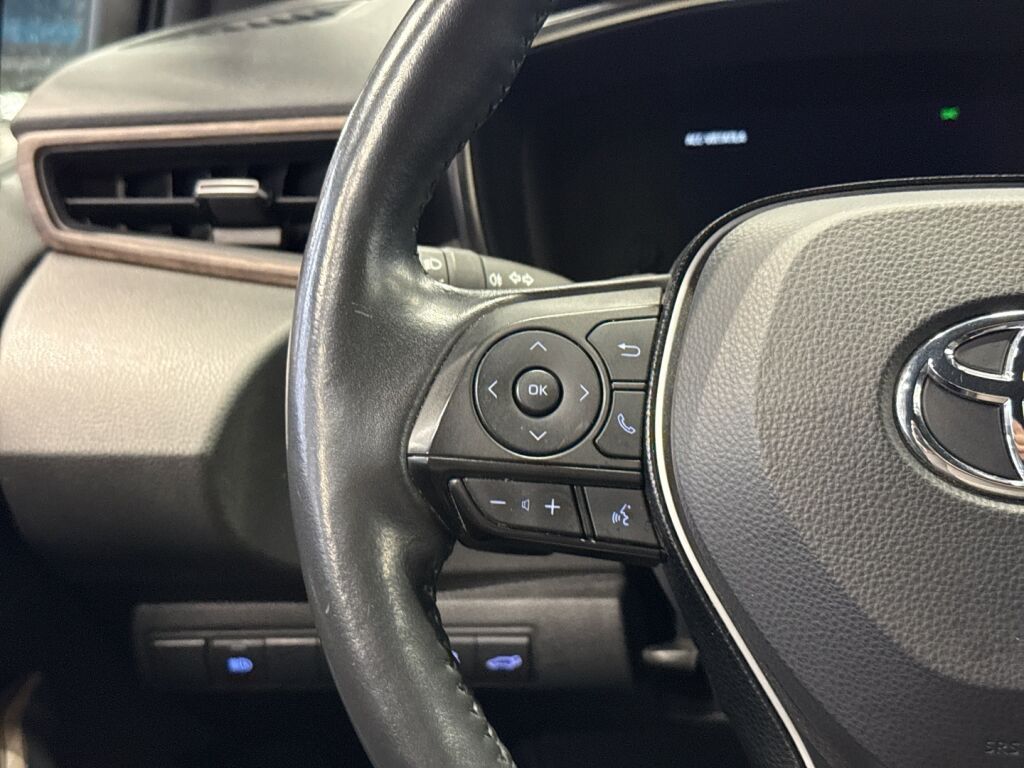 Toyota Corolla 2021 Valkoinen