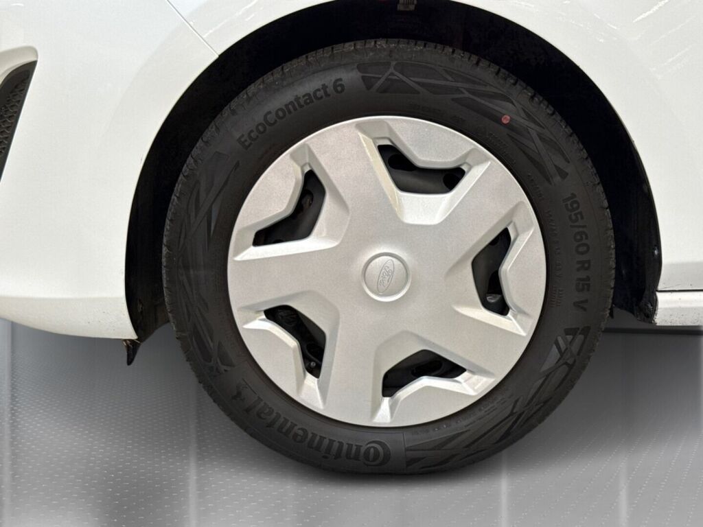 Ford Fiesta 2021 Valkoinen