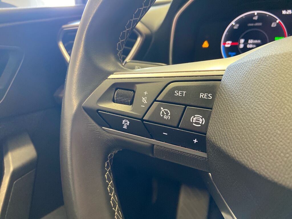 Seat Leon Sportstourer 2021 Valkoinen
