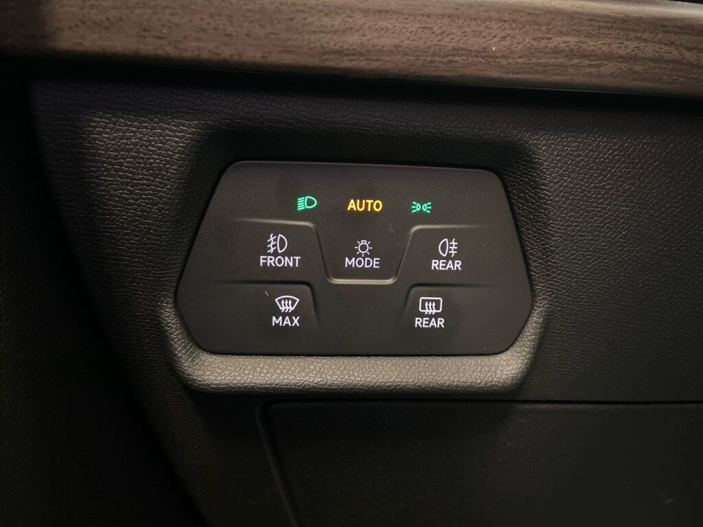 Seat Leon Sportstourer 2021 Valkoinen