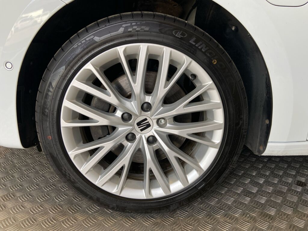 Seat Leon Sportstourer 2021 Valkoinen