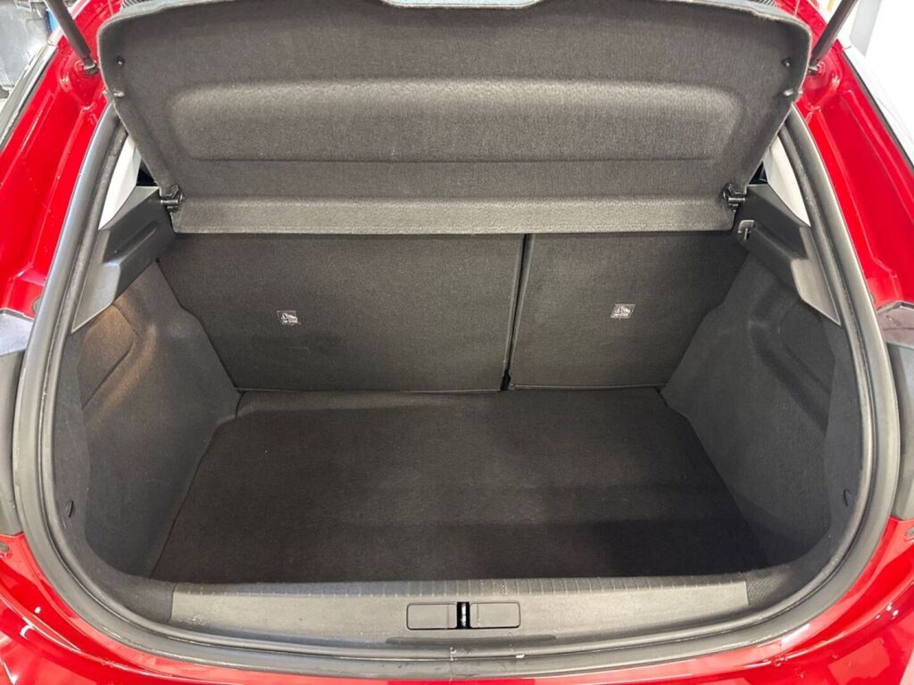 Opel Corsa-e 2021 Punainen