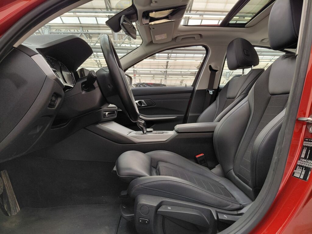 BMW 320 2021 Oranssi