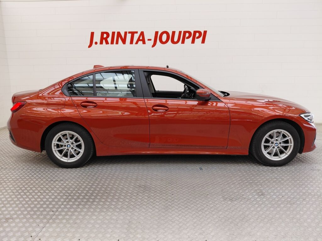 BMW 320 2021 Oranssi