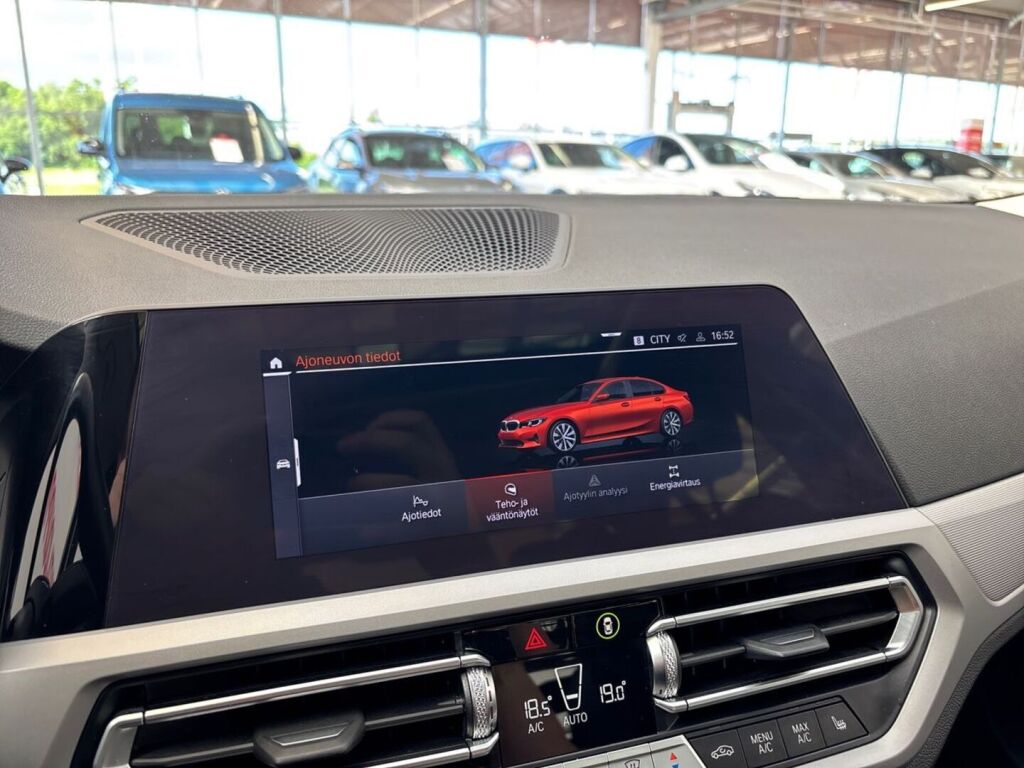 BMW 320 2021 Oranssi