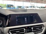 BMW 320 2021 Oranssi